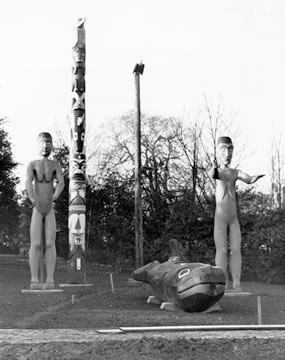 Coast Salish Pole in Thunder Bird Park