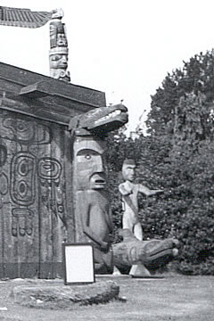 Poteaux de maison nuu-chah-nulth