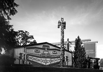 Mât emblématique Kwakwaka’wakw et Wawaditla