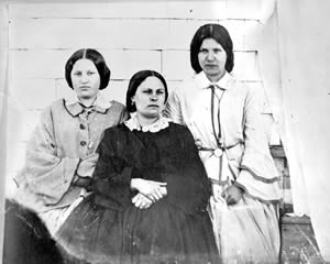 Trois des filles de James et Amelia
