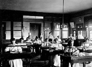 Salle de classe de l’Académie Sainte-Anne (1906)