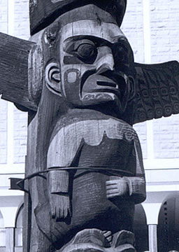 Close up of K'umugwe, Chief of the Sea