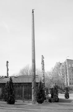 Gitxsan Pole  in Thunderbird Park