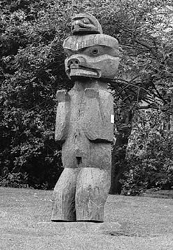 Nuxalk carving in Thunderbird Park